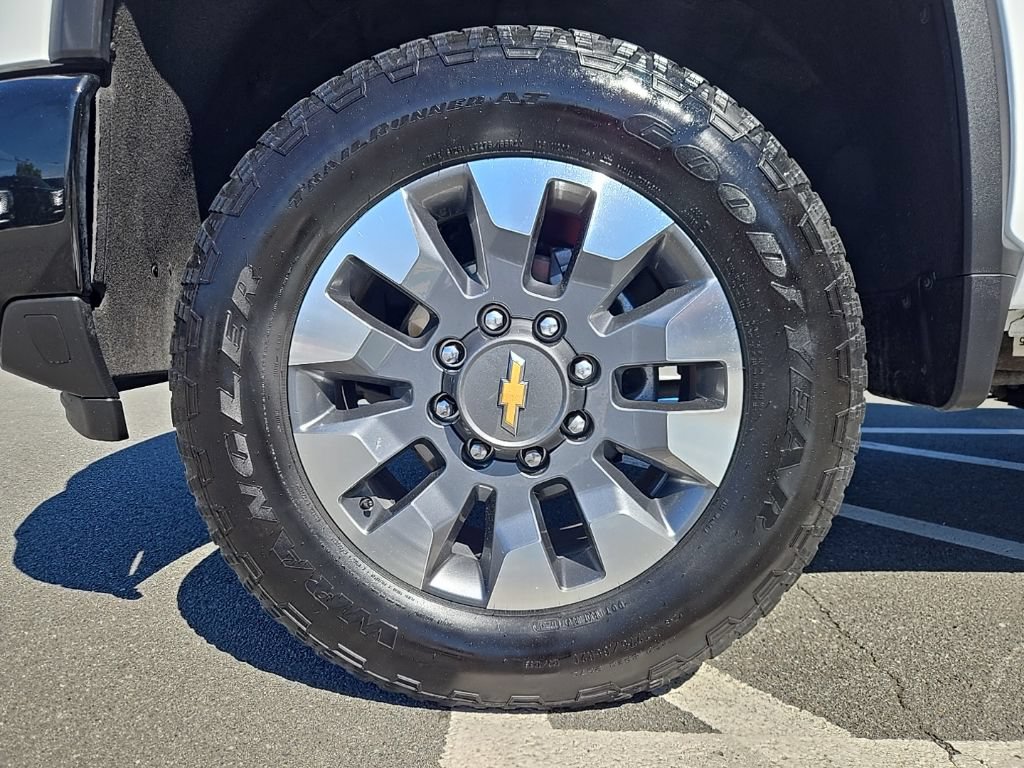 Used 2024 Chevrolet Silverado 2500 Custom w/ Custom Value Package AWD/4WD image 9