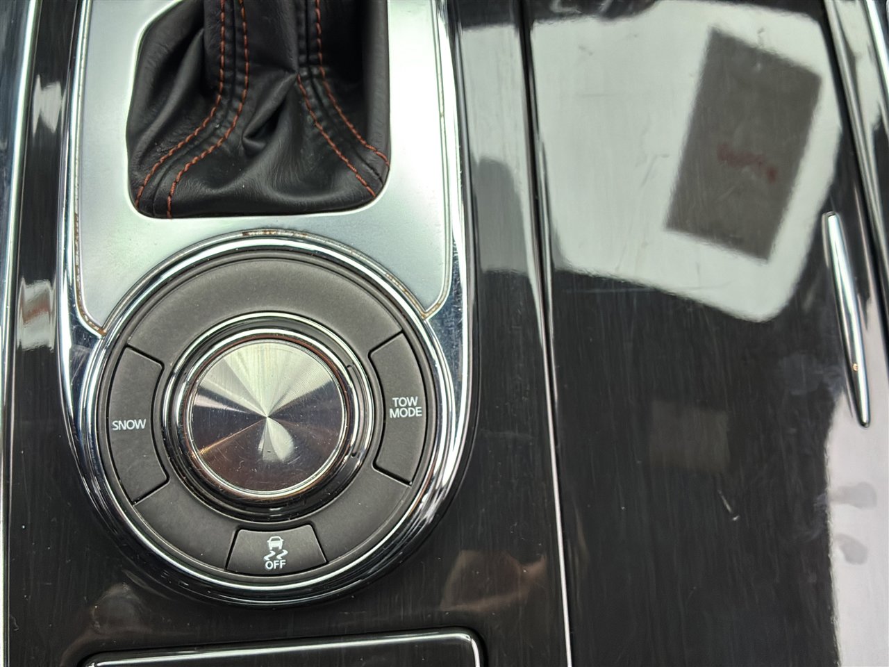 Used 2020 Nissan Armada Platinum w/ Platinum Reserve Package image 30