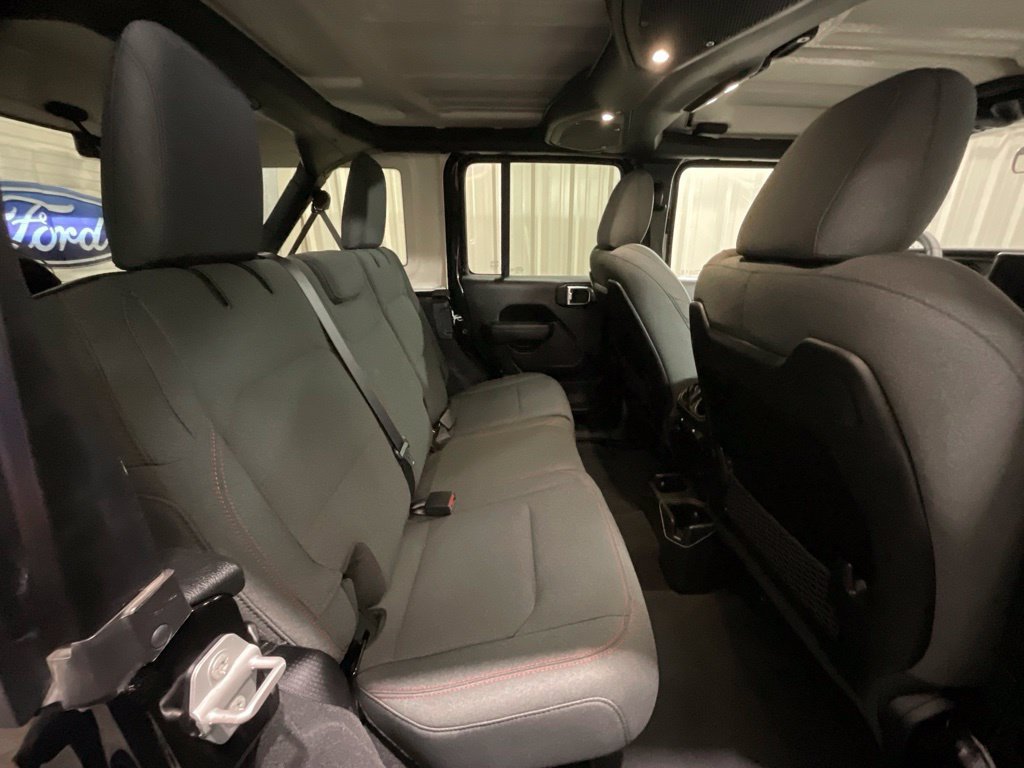 Used 2026 Jeep Wrangler Unlimited Rubicon AWD/4WD image 15