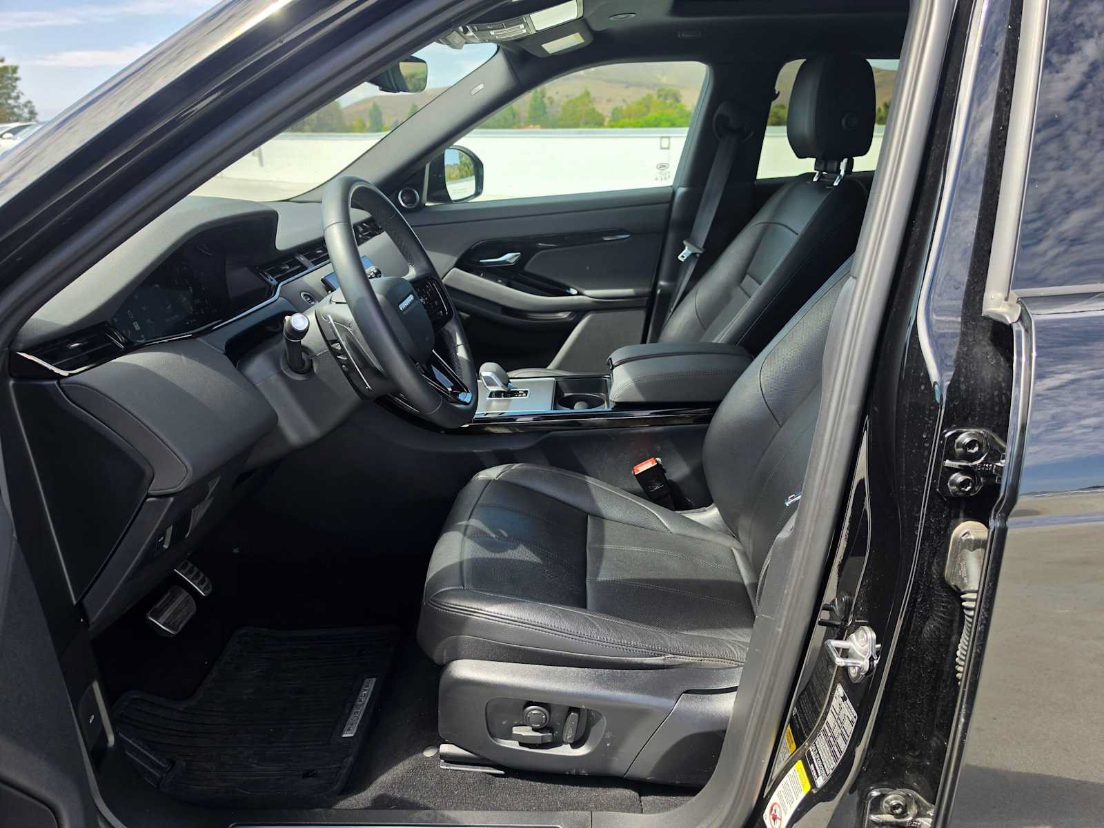 Used 2024 Land Rover Range Rover Evoque Dynamic SE AWD/4WD image 20