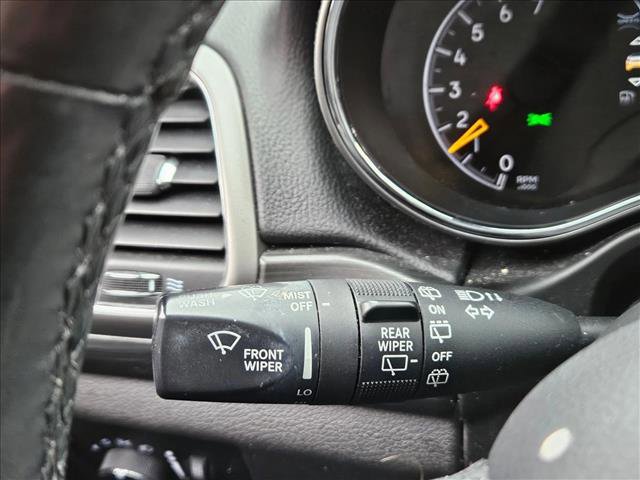 Used 2019 Jeep Grand Cherokee Altitude image 15