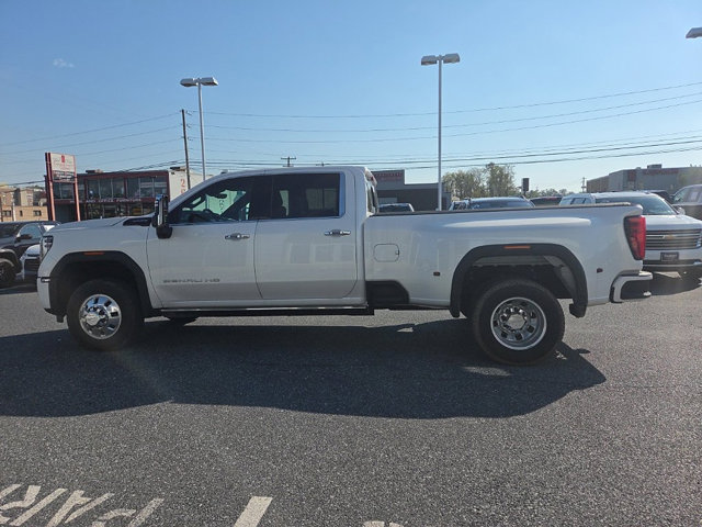 Used 2024 GMC Sierra 3500 Denali Ultimate AWD/4WD image 6