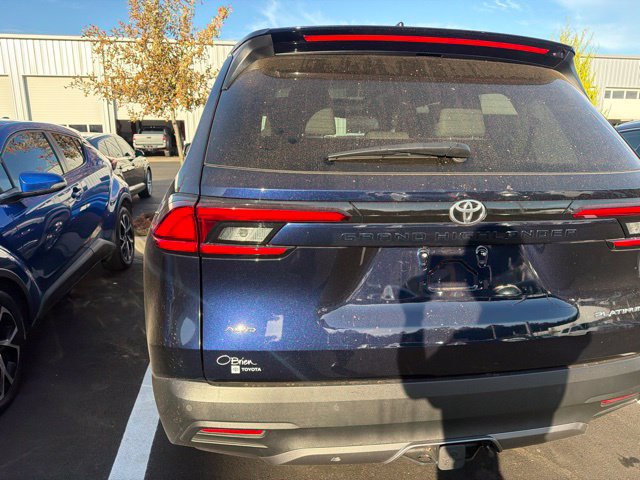 Used 2025 Toyota Grand Highlander AWD image 29