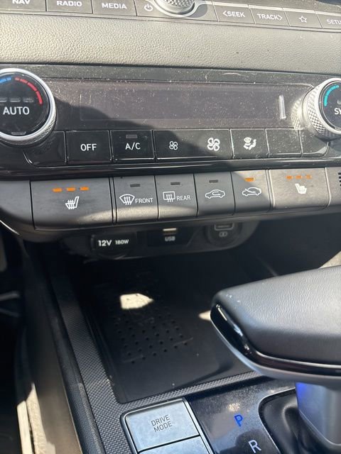 Used 2023 Hyundai Elantra Limited FWD image 18