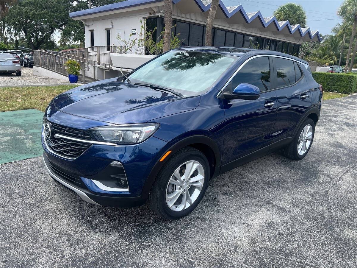 Used 2022 Buick Encore GX Preferred w/ Cold Weather Comfort Package FWD image 2