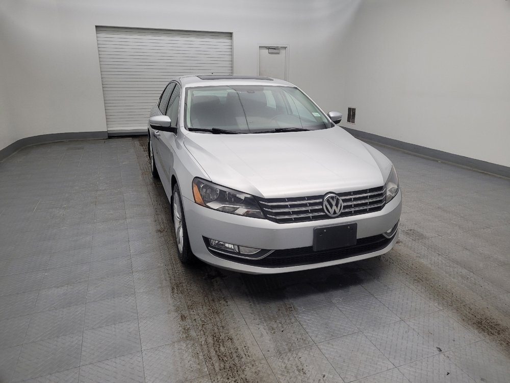 Used 2015 Volkswagen Passat 1.8T SEL Premium image 14