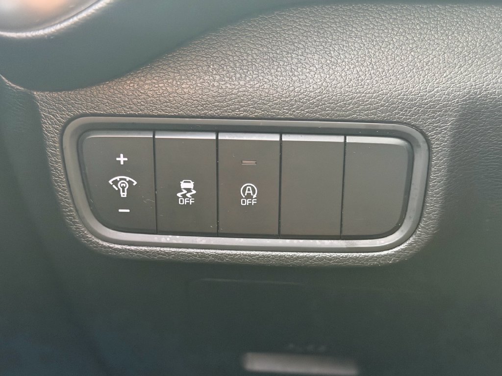 Used 2024 Kia Soul LX w/ Option Group 015 FWD image 31