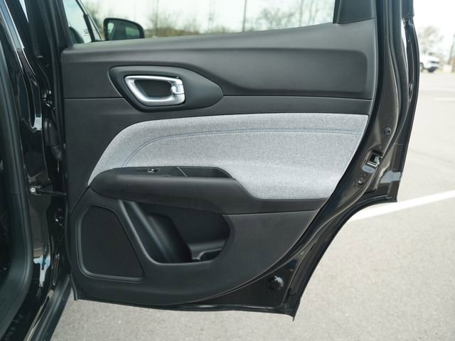 Certified 2025 Jeep Compass Sport image 23