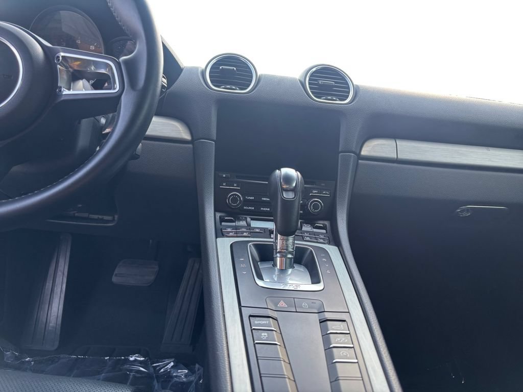Used 2019 Porsche 718 Cayman RWD image 11