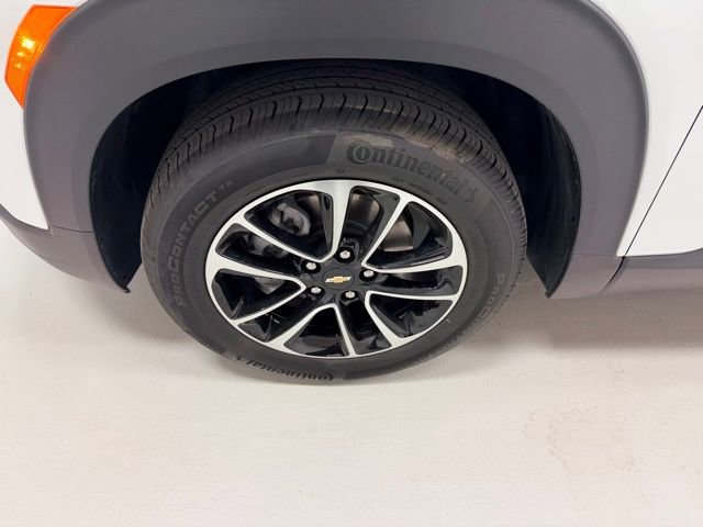 Certified 2025 Chevrolet TrailBlazer LT w/ Convenience Package FWD image 19
