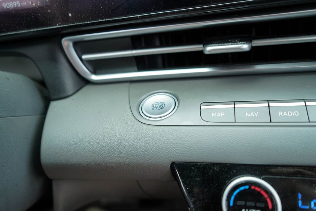 Used 2023 Hyundai Elantra SEL w/ Convenience Package image 22