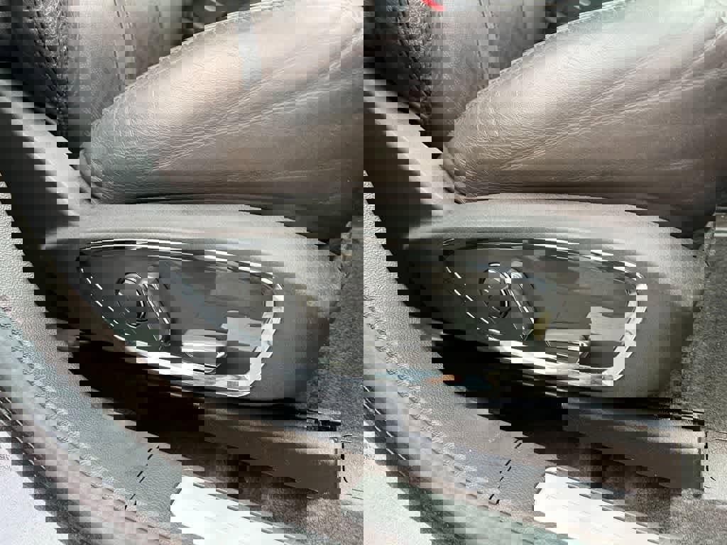 Used 2016 Lincoln MKZ Black Label w/ Technology Package image 28