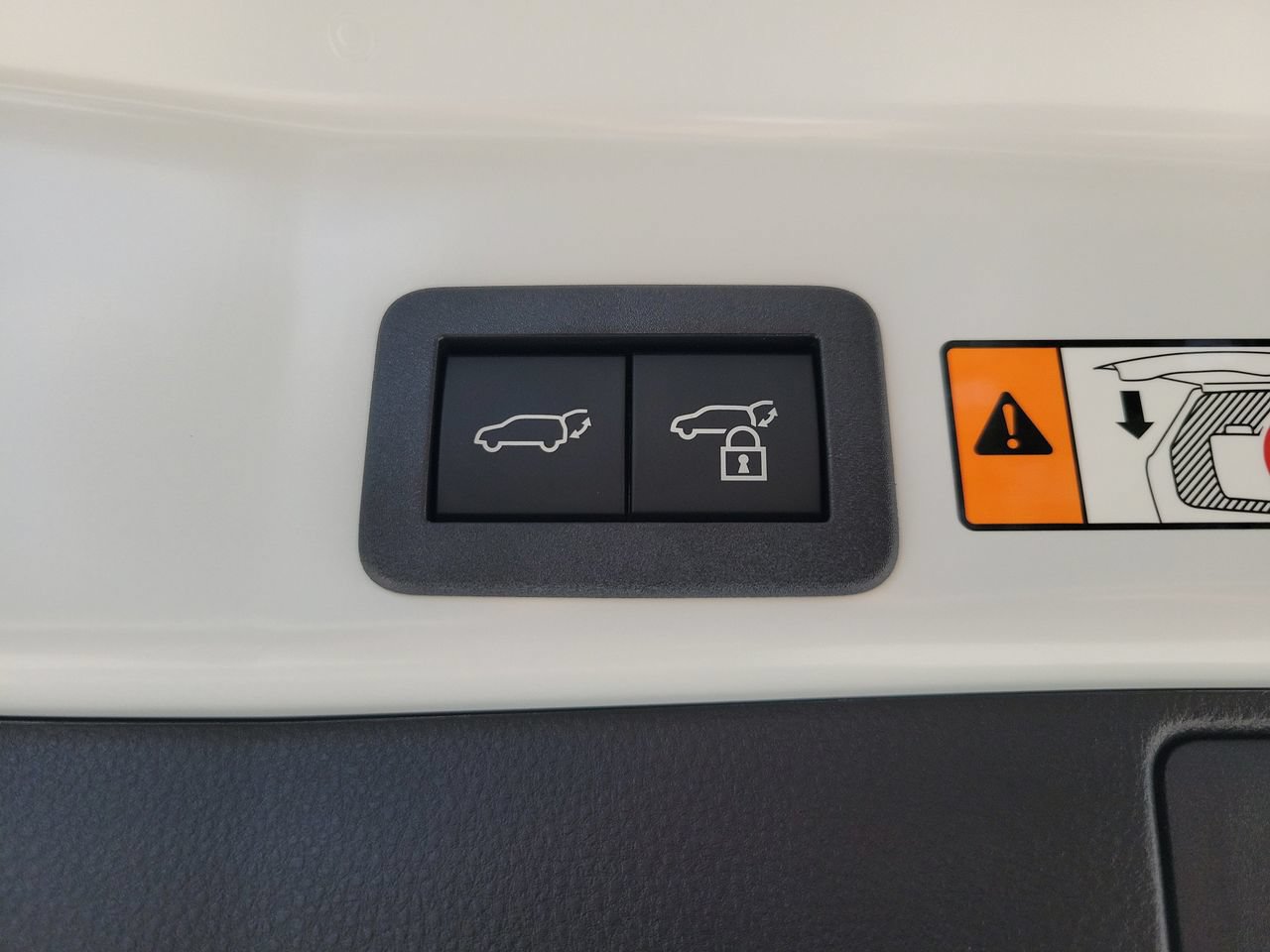 Used 2026 Toyota RAV4 XLE Premium FWD image 10