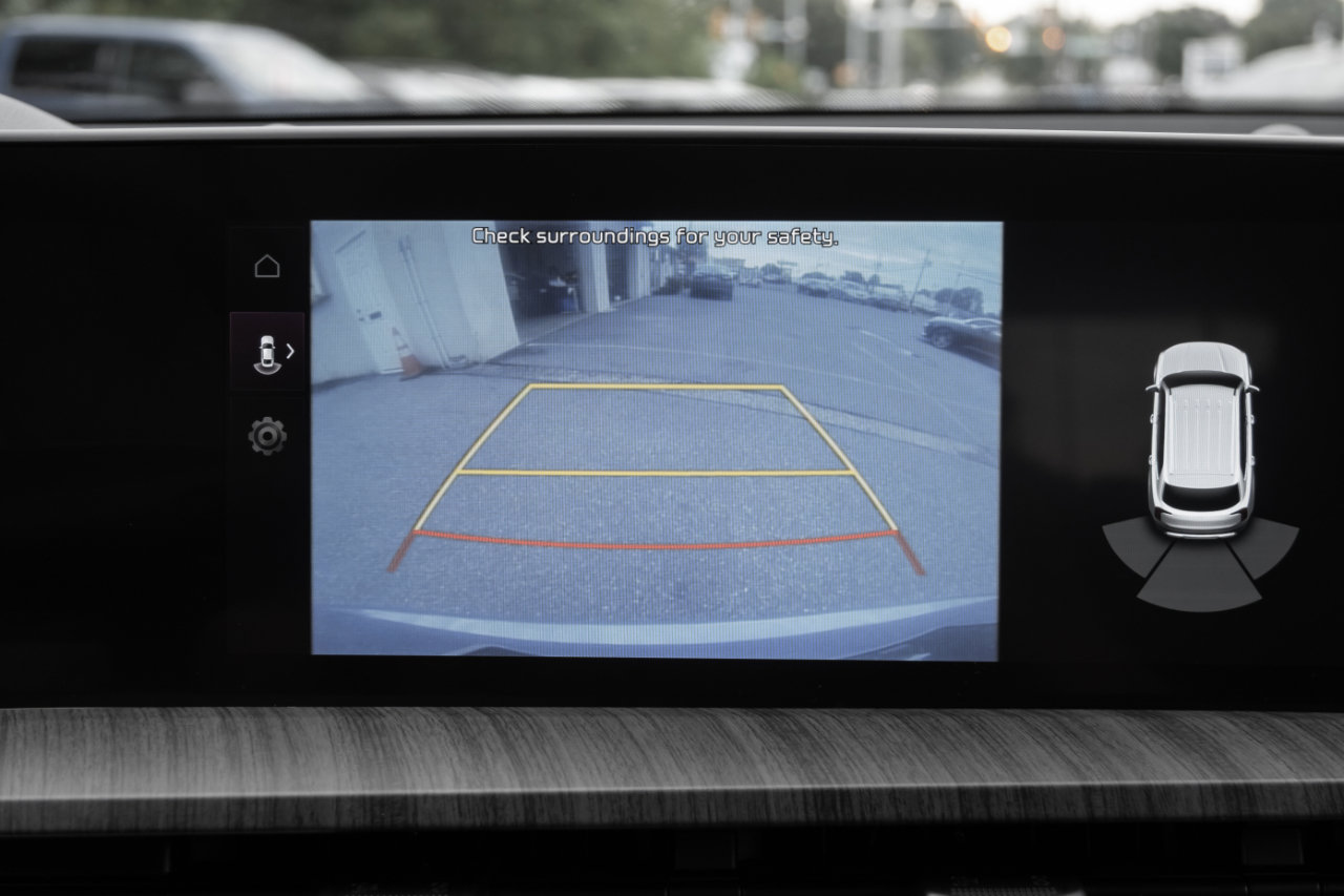 Used 2024 Kia Telluride EX w/ EX Captain's Chair Package image 30