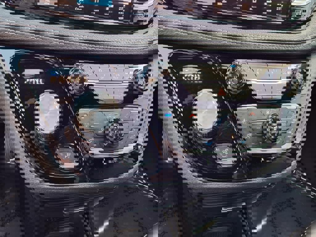 New 2025 Chrysler Pacifica Select image 12