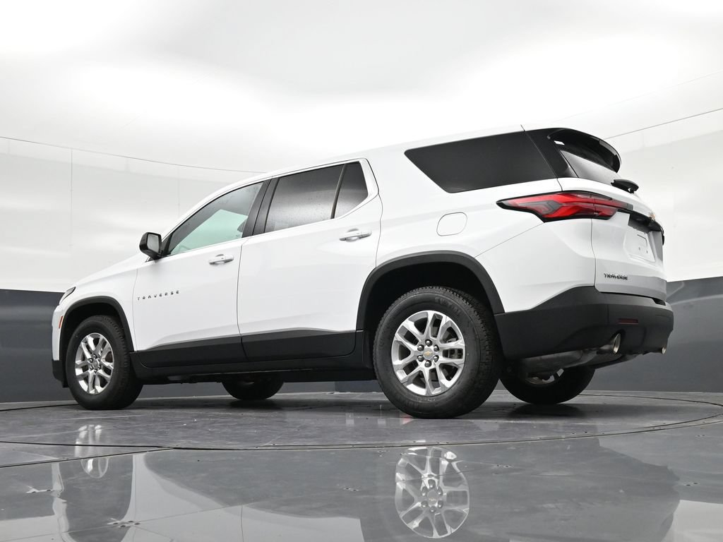 Used 2023 Chevrolet Traverse LS FWD image 25