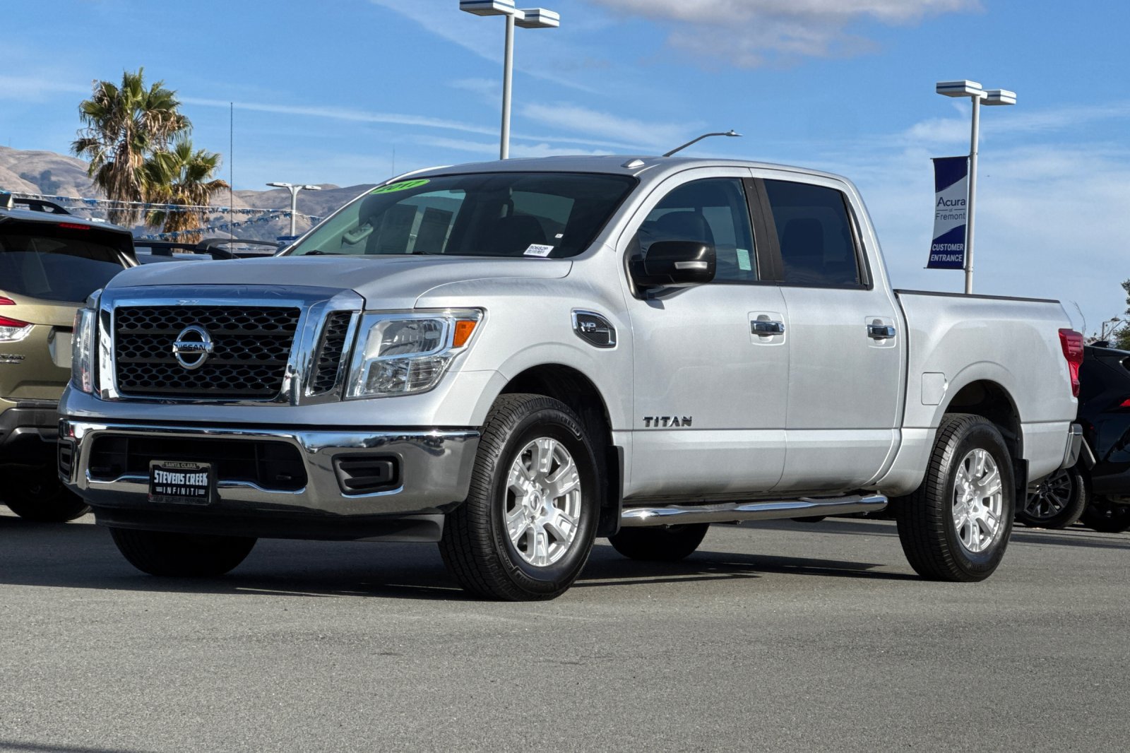 Used 2017 Nissan Titan SV AWD/4WD image 8