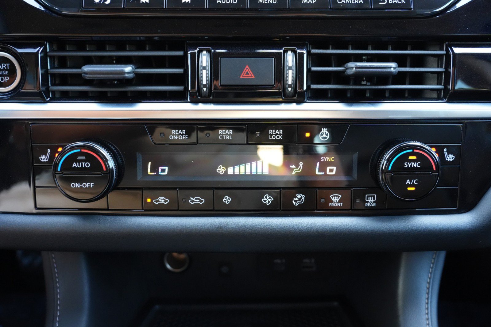 Used 2023 Nissan Pathfinder SL w/ SL Premium Package FWD image 27