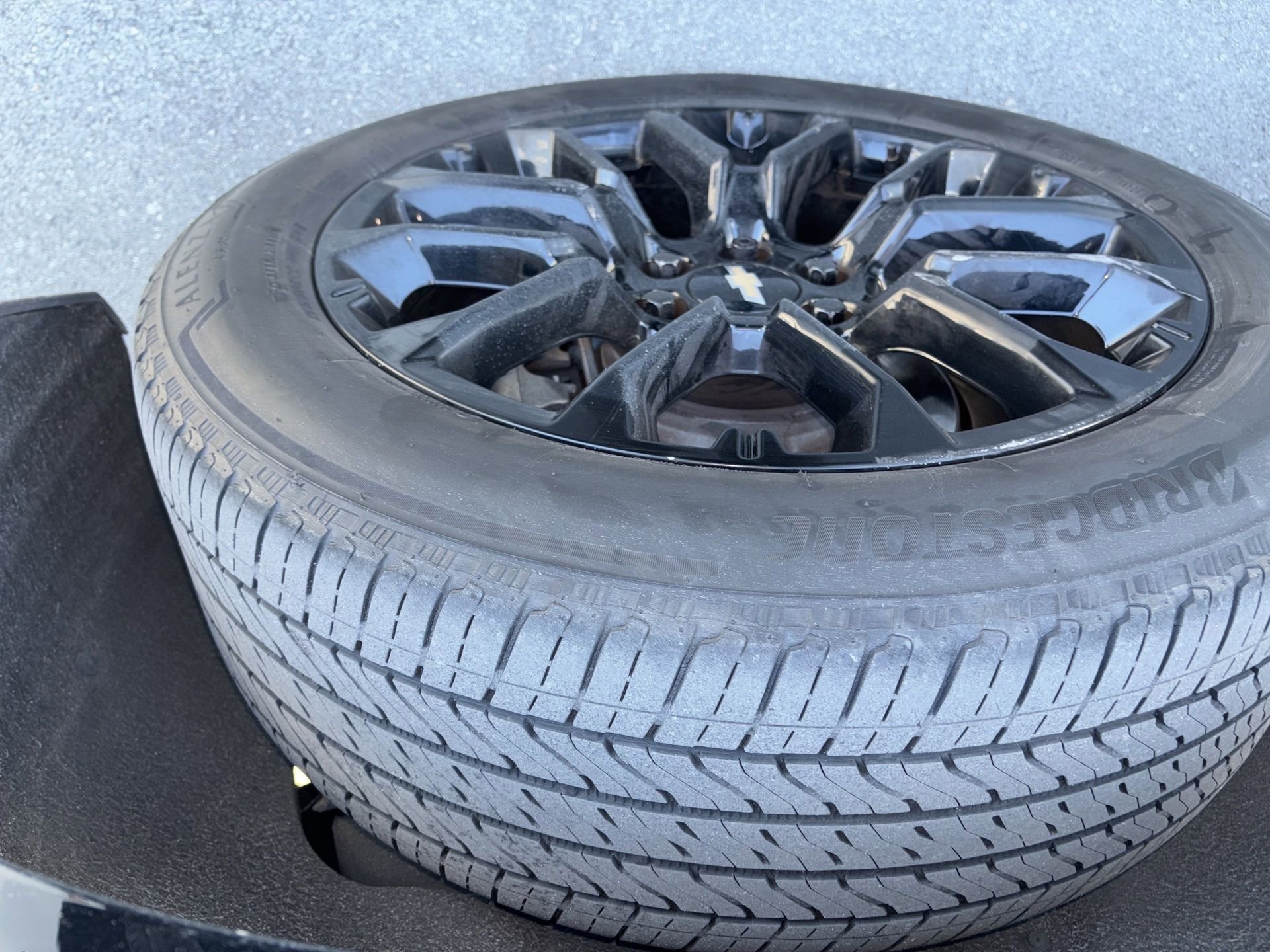 Used 2023 Chevrolet Suburban LT w/ Luxury Package image 9