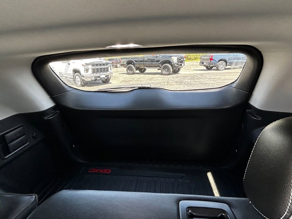 Used 2023 GMC Terrain SLT image 28