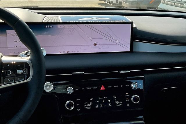 Used 2025 Genesis G80 2.5T image 7