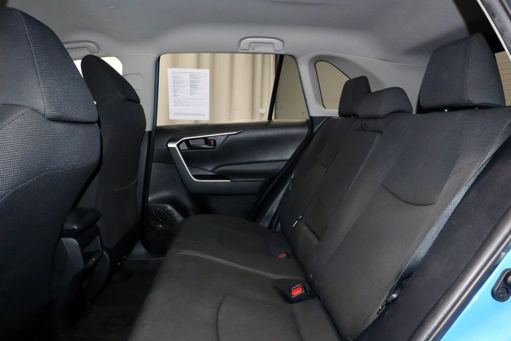 Used 2021 Toyota RAV4 LE FWD image 21
