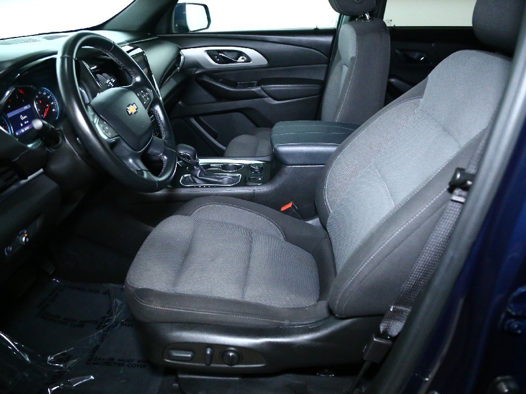Used 2023 Chevrolet Traverse LT image 18