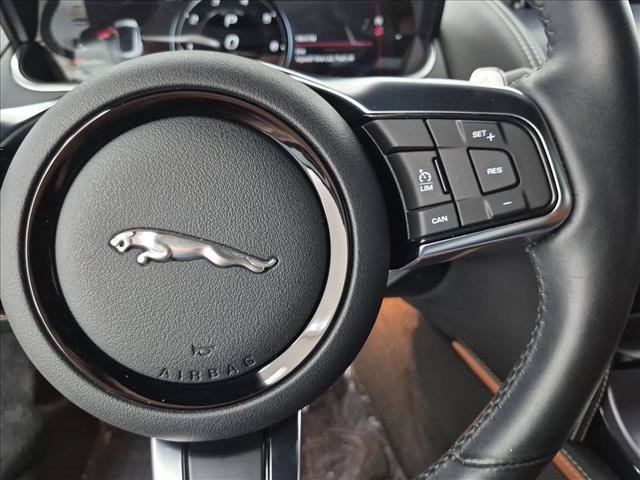 Used 2021 Jaguar F-TYPE Coupe RWD image 27