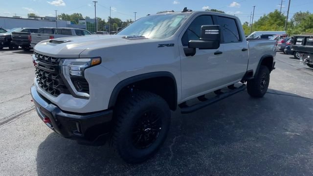 New 2026 Chevrolet Silverado 2500 ZR2 w/ LPO, Dark Essentials Package AWD/4WD image 6