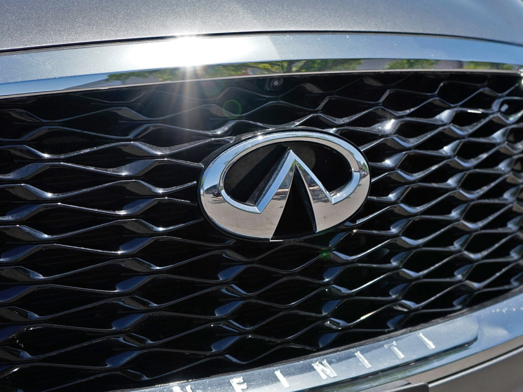 Used 2023 INFINITI QX55 Essential w/ Cargo Package AWD/4WD image 3