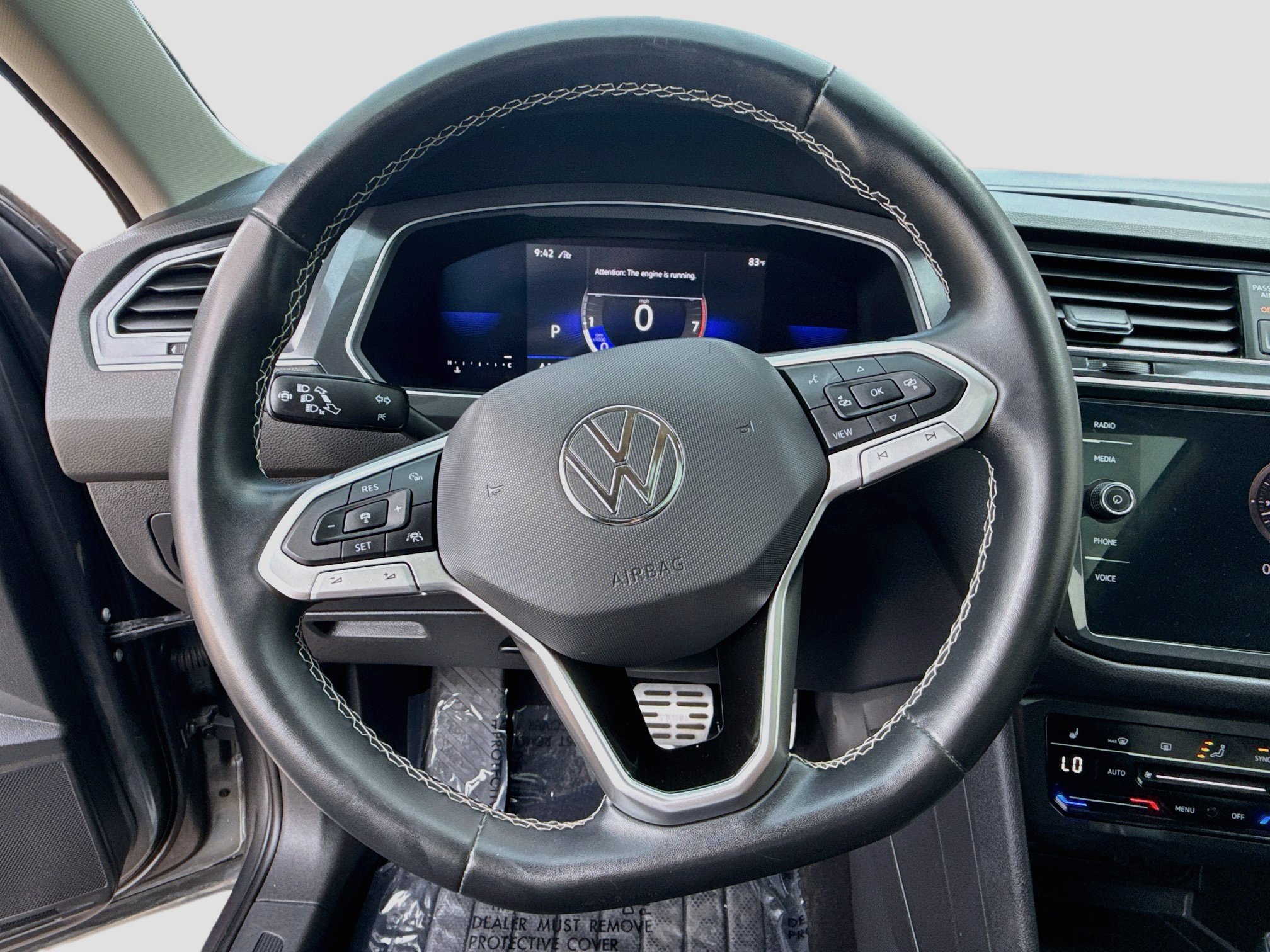 Used 2022 Volkswagen Tiguan SE w/ Panoramic Sunroof Package AWD/4WD image 17