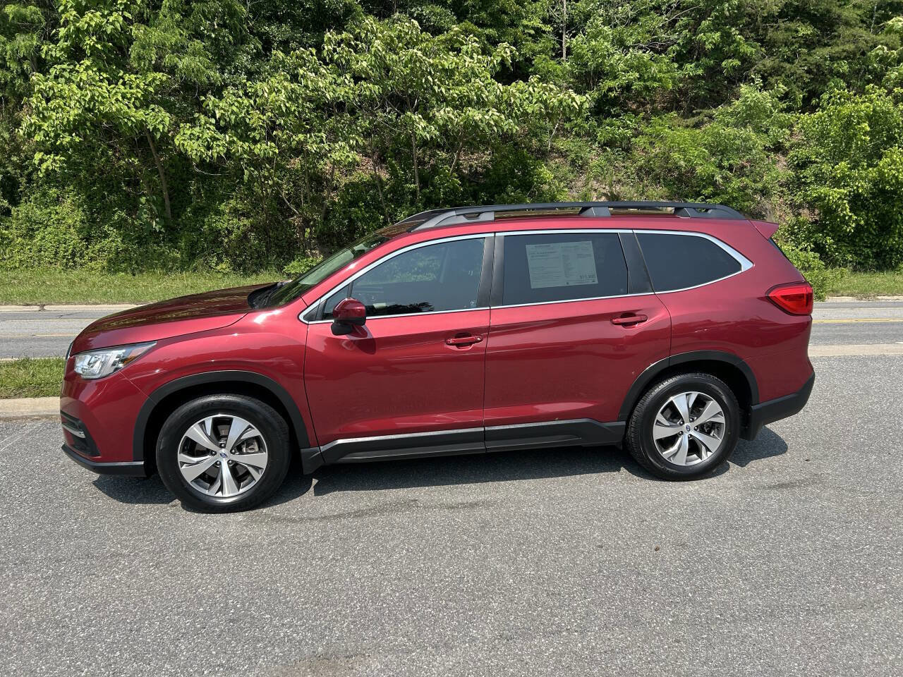 Used 2019 Subaru Ascent Premium image 3