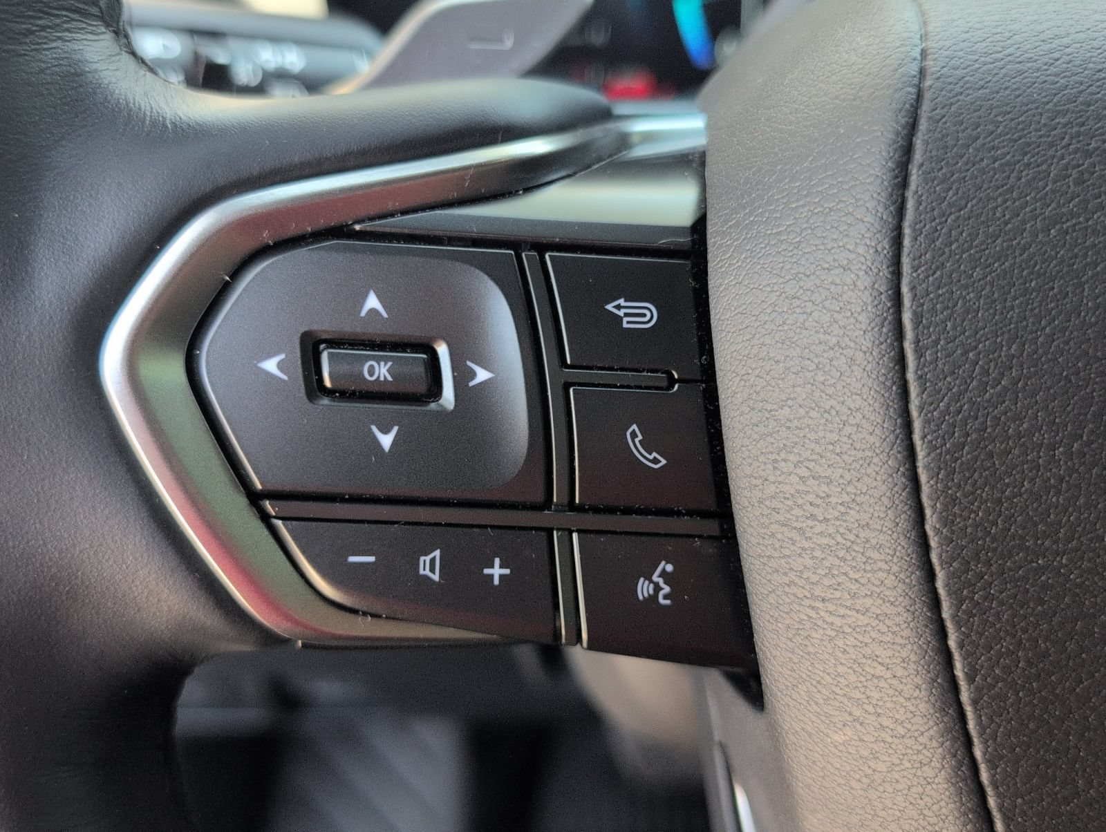 Certified 2025 Lexus GX 550 w/ Cold Area Package AWD/4WD image 17