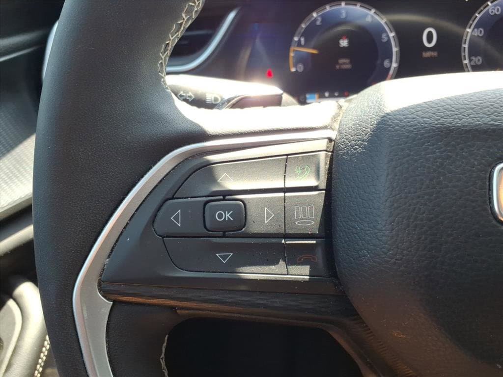 Used 2025 Jeep Grand Cherokee Laredo w/ Luxury Tech Group I AWD/4WD image 25