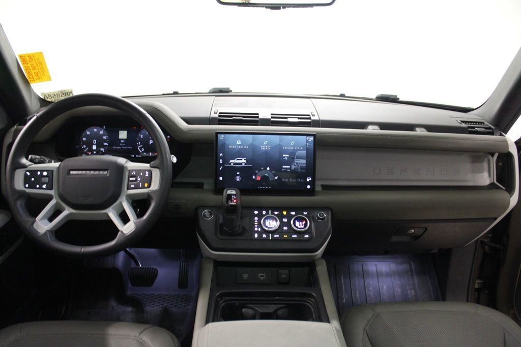 Used 2024 Land Rover Defender 110 SE AWD/4WD image 26