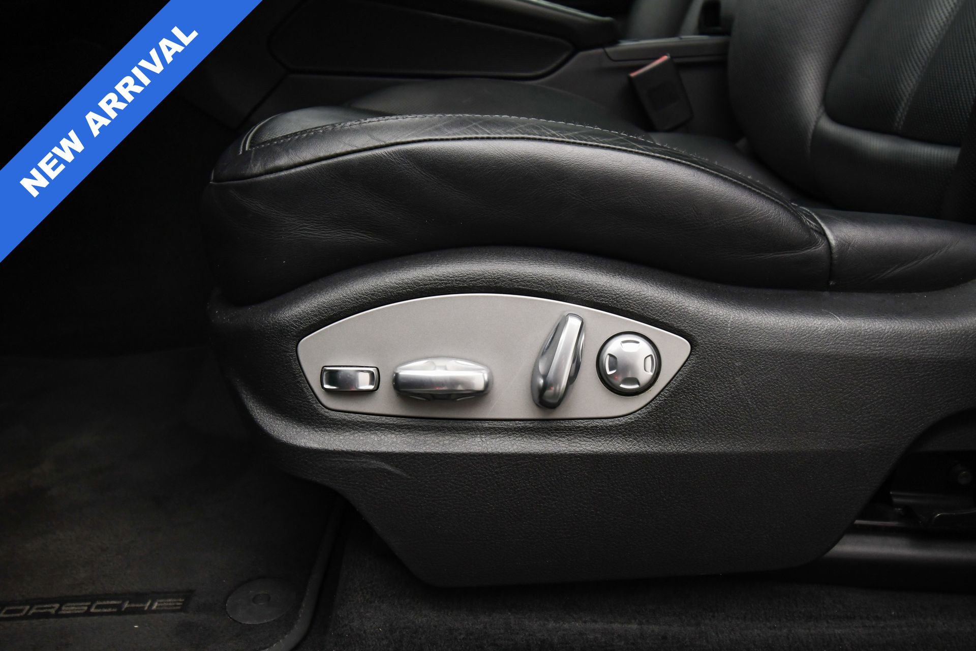 Used 2019 Porsche Macan Base image 42