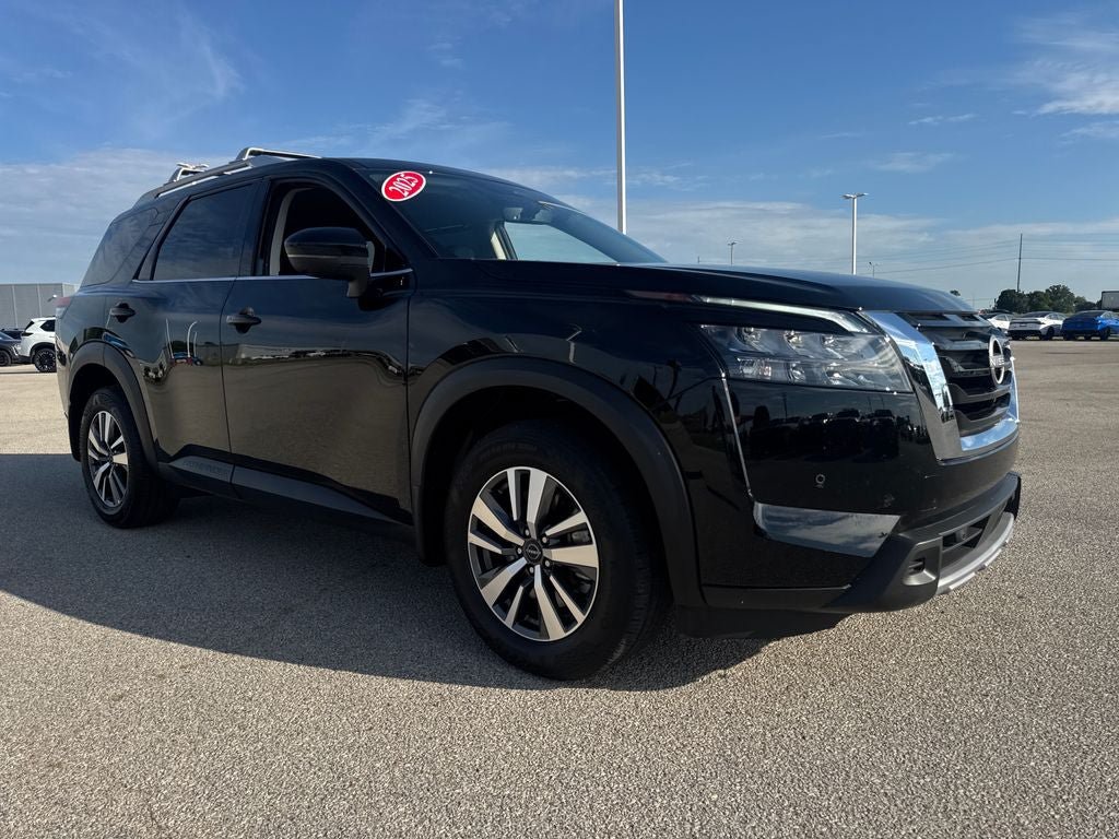 Used 2025 Nissan Pathfinder SL FWD image 8