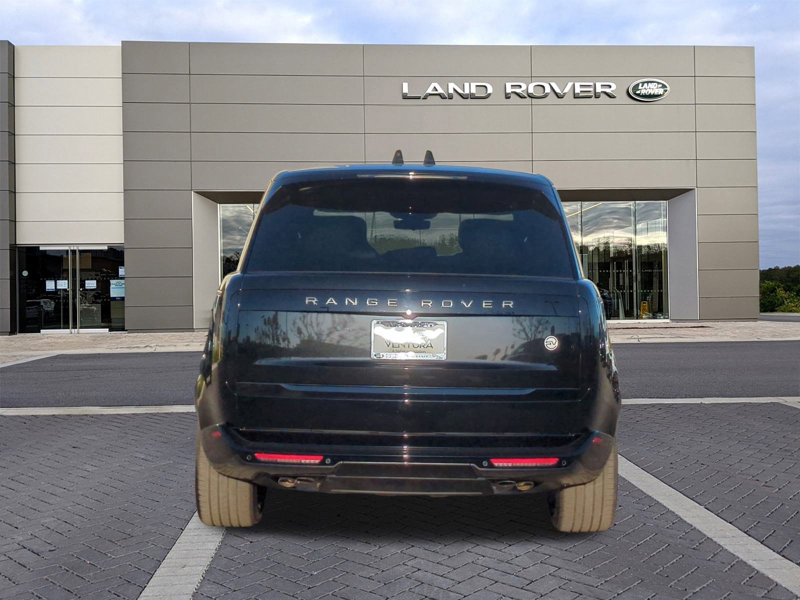 New 2026 Land Rover Range Rover SV image 6