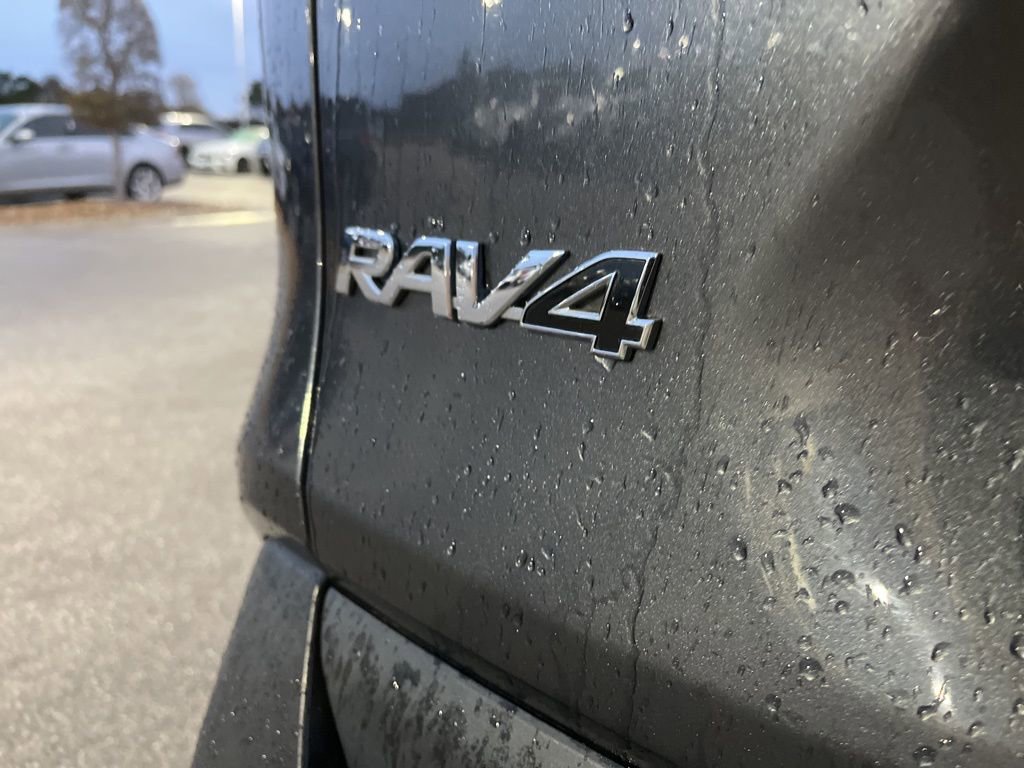 Used 2021 Toyota RAV4 XLE image 8