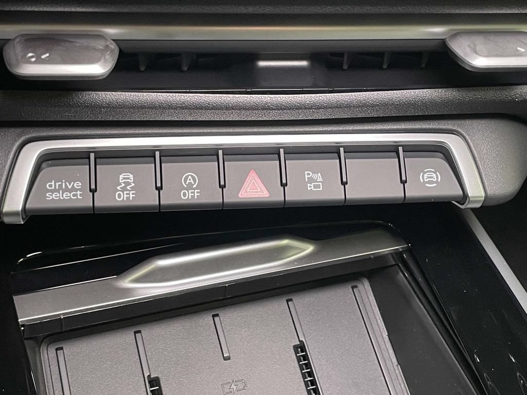 New 2026 Audi Q3 quattro 2.0T AWD/4WD image 33