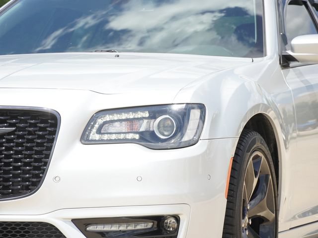 Certified 2022 Chrysler 300 Touring L RWD image 4