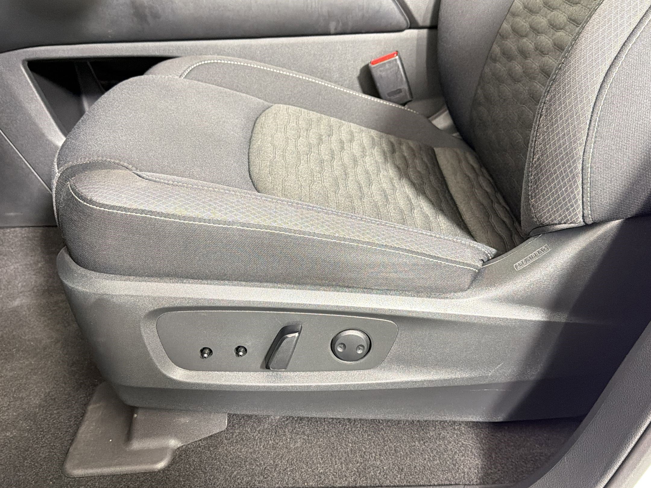 Used 2022 Nissan Pathfinder SV image 13