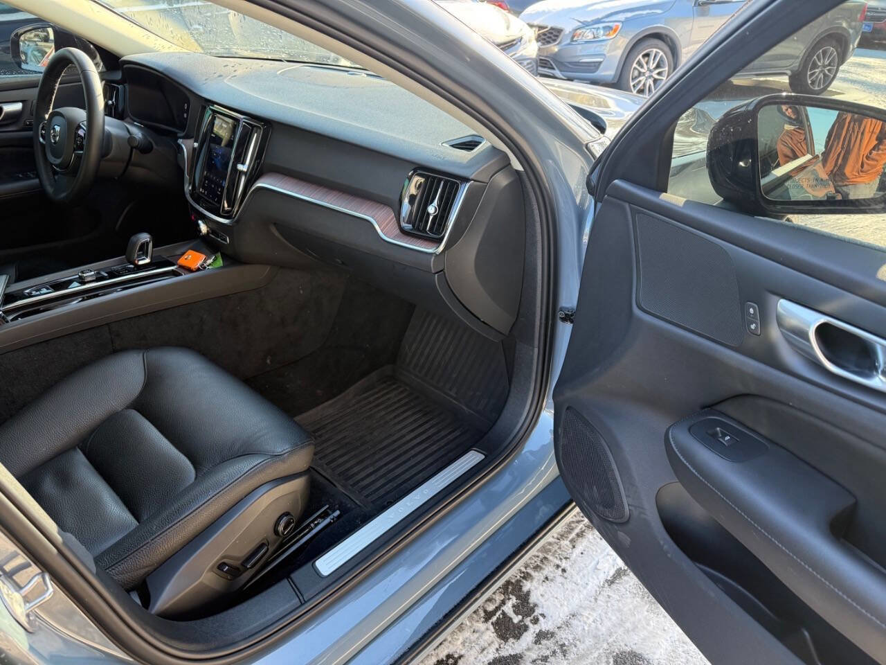 Used 2024 Volvo S60 B5 Plus AWD/4WD image 8