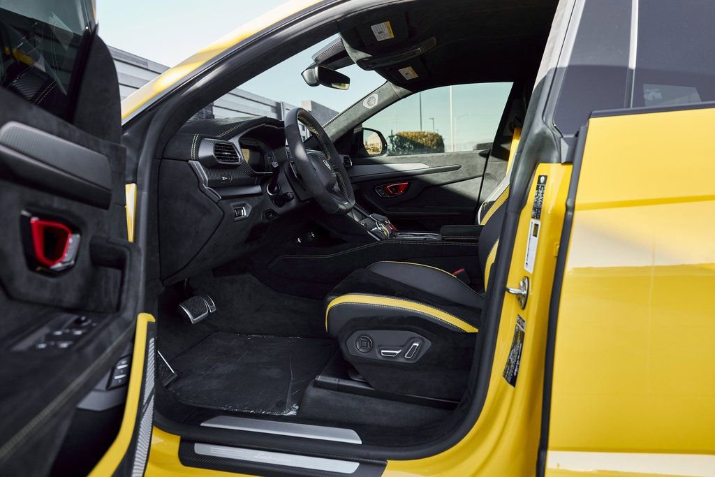 Used 2024 Lamborghini Urus Performante image 31