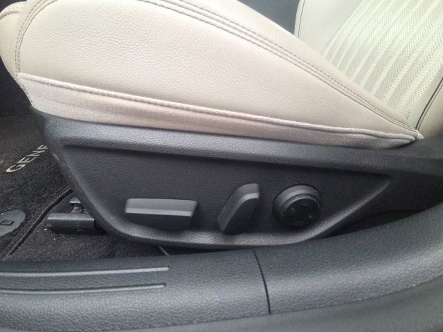 Used 2023 Genesis G70 2.0T w/ Sport Prestige Package image 27