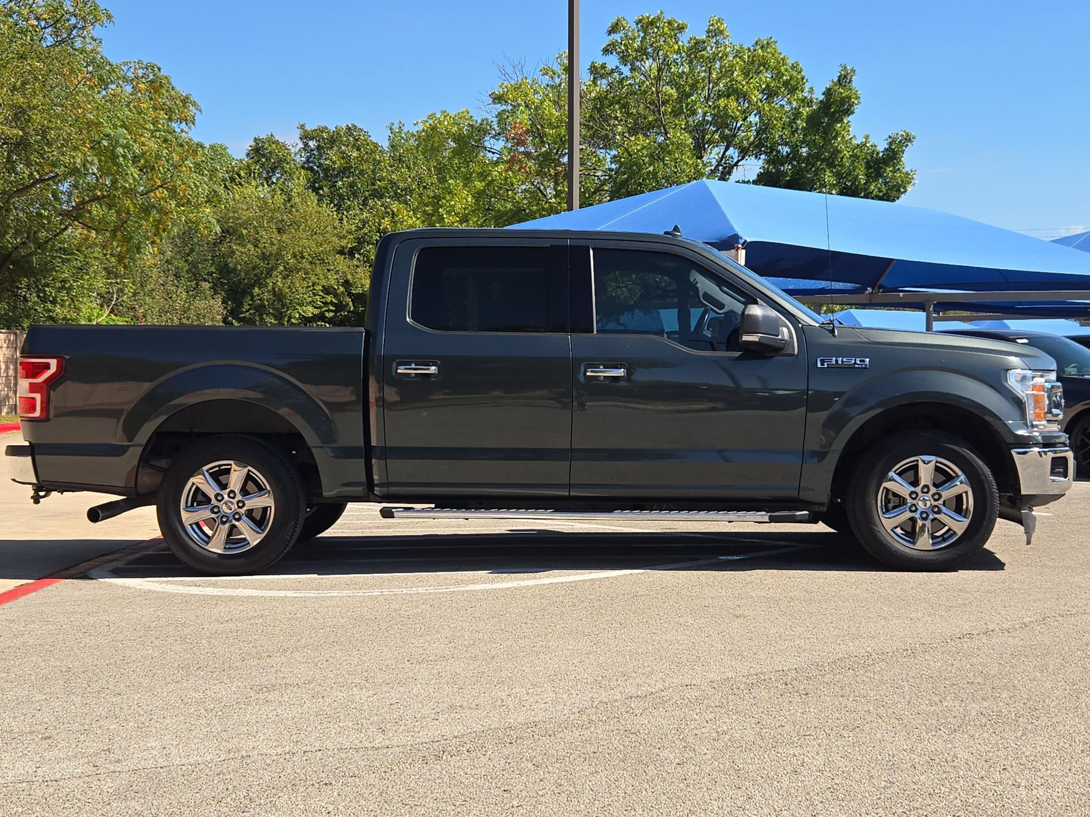 Used 2018 Ford F150 XLT w/ Equipment Group 302A Luxury RWD image 2
