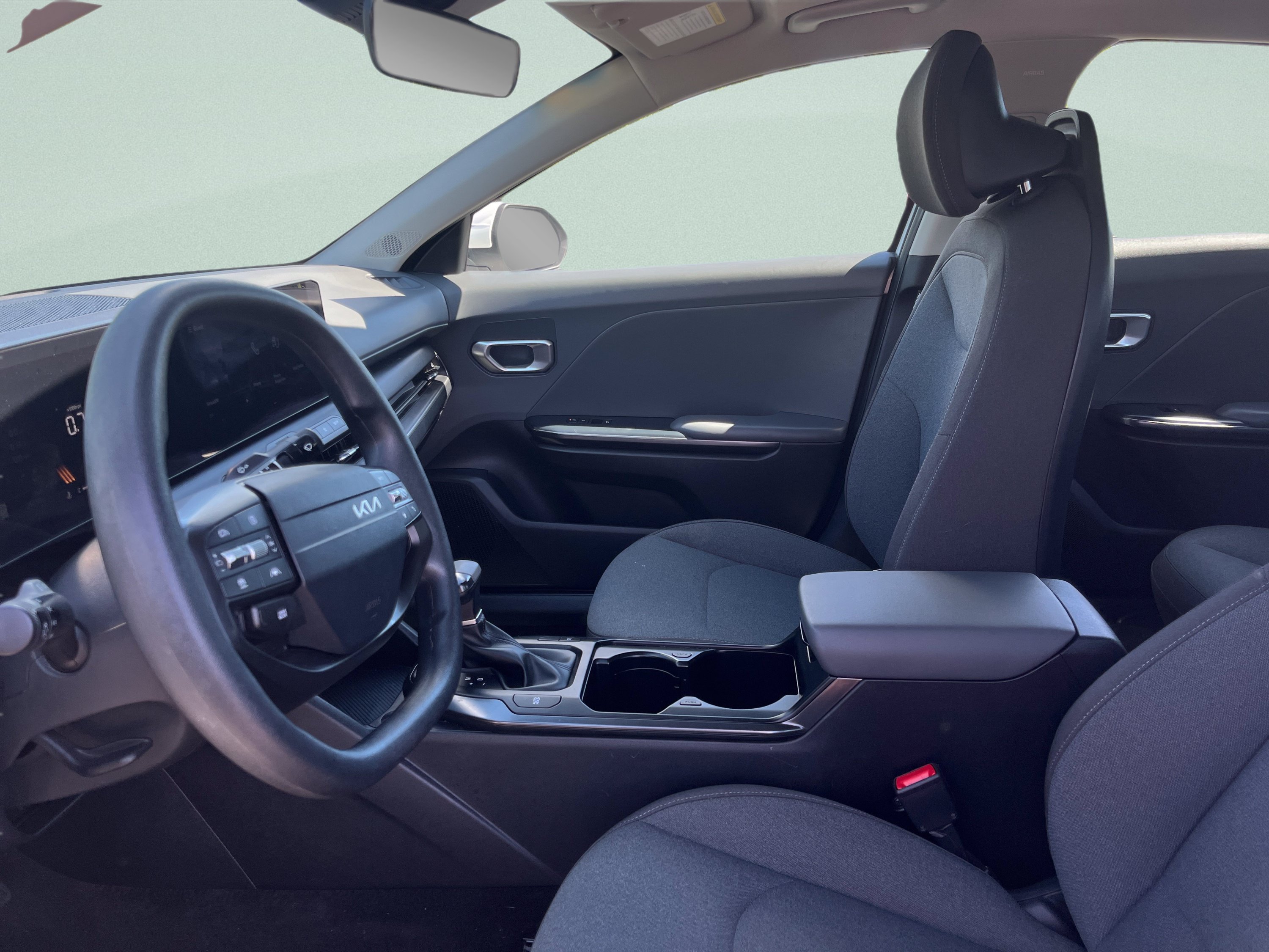 Used 2025 Kia K4 FWD image 12