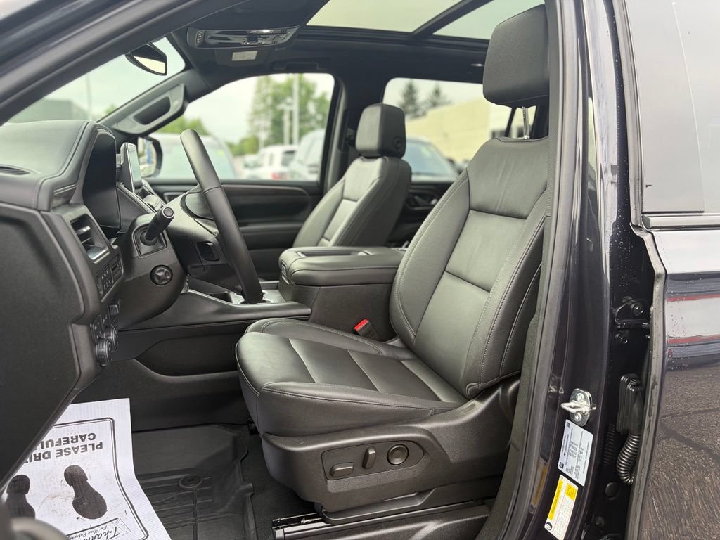 Used 2024 Chevrolet Suburban Z71 w/ Luxury Package AWD/4WD image 25