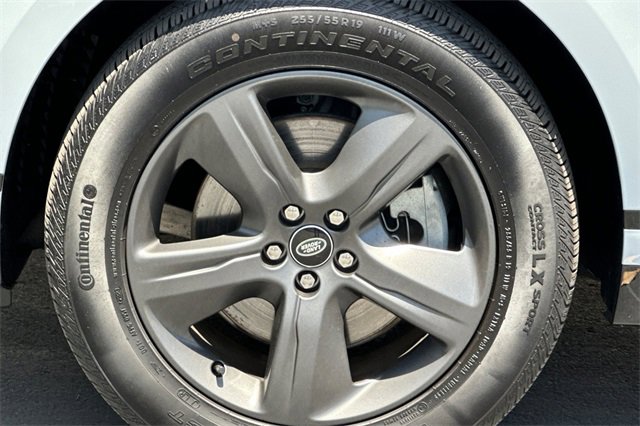 Certified 2024 Land Rover Range Rover Velar Dynamic SE image 25