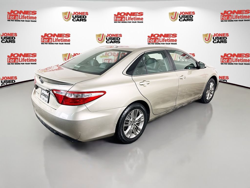 Used 2017 Toyota Camry SE w/ Moonroof Package FWD image 15